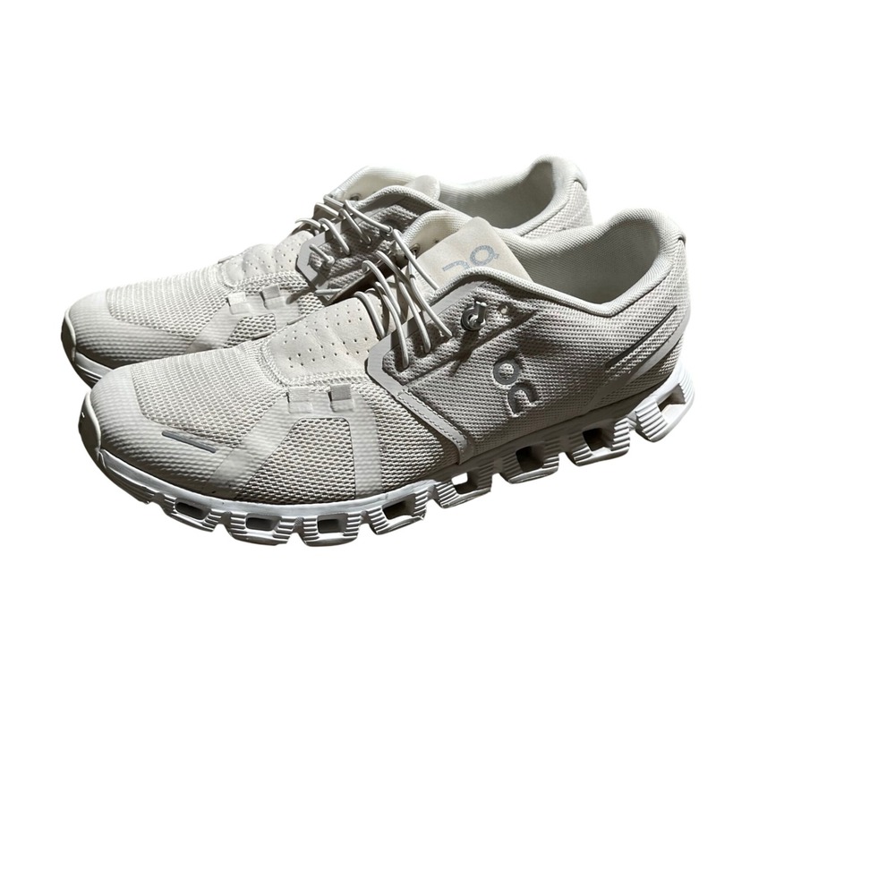 On Running Cloud Shoes Women's US 10.5 White Swiss Engineering